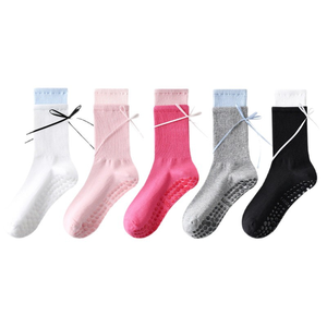 Chaussettes de sport personnalisées en gros avec logo imprimé, chaussettes de yoga antidérapantes de qualité supérieure - Product Image 1