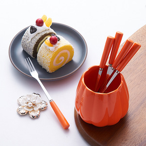 Di lusso in acciaio inossidabile forchetta da frutta <span class=keywords><strong>Set</strong></span> di cucchiai da tavola da viaggio/campeggio in ceramica può frutta <span class=keywords><strong>Set</strong></span> di posate unici - Product Image 3