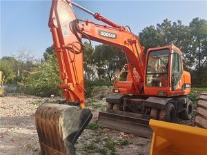 Excavadora de Ruedas Doosan DH150W Usada, 70KW, Cucharón de 0.7m, Bomba de Engranajes PLC, Componentes Centrales de Rodamientos, Envío Global Rápido - Product Image 2