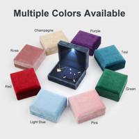 Boîte à bijoux rectangulaire en velours avec LED intelligente et fermeture à charnière pour présentoirs de luxe en centres commerciaux haut de gamme