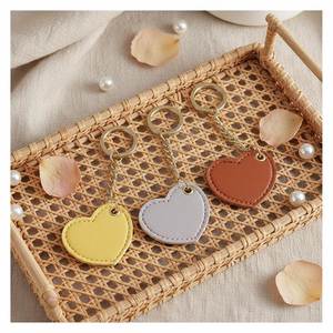 Llavero de Cuero PU con Forma de Corazón, Colgante Bonito para Bolsa, Accesorio Duradero para Llaves de Coche - Product Image 4