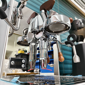 Cafetera Semiautomática Profesional ZILONG E61 de Acero Inoxidable para Uso en Hoteles y Exteriores, 9 Bares de Presión - Product Image 2