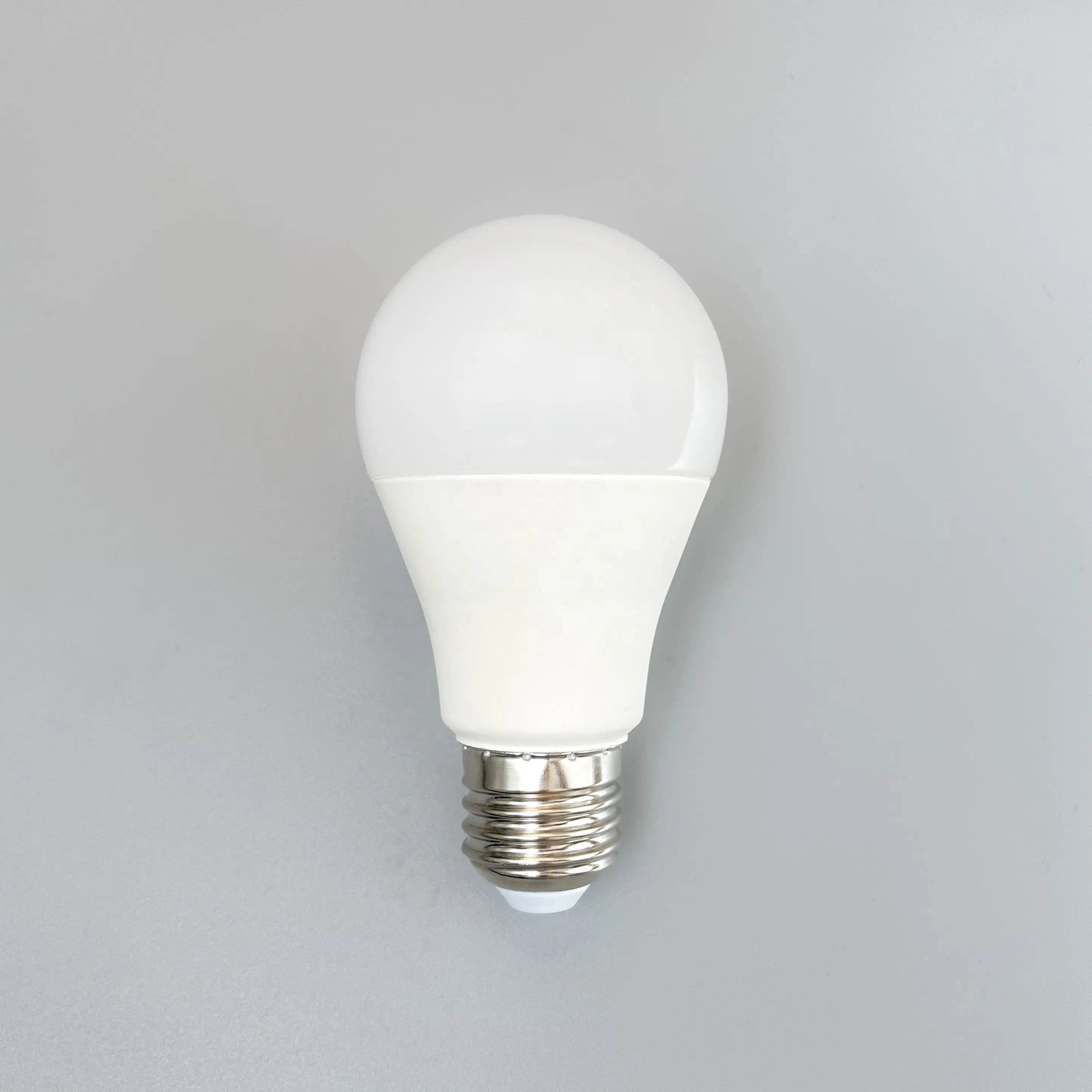 Hot Selling SMD Bulb A60 Weiß gefärbtes 7W elektrisches LED-Licht