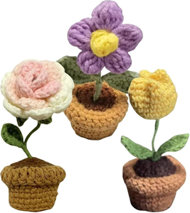 Mini Rosa Roja Tejida a Crochet Hecha a Mano, Flor de Peluche, Decoración de Escritorio, el Mejor Regalo Positivo para Amigos, Familiares y Profesores - Product Image 4