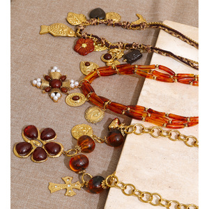 JINYOU 4498 Herbst-Bernstein-Blumen-Anhänger-Halskette 18K Vergoldete Edelstahl-Kette als Geschenk - Product Image 3