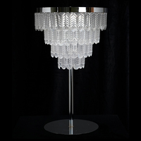Centre de table en acrylique LED de style moderne, lumière rechargeable avec télécommande pour la décoration de mariage