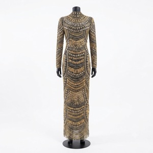 Robe longue à col montant et manches longues en or foncé pour femmes, ornée de perles et de motifs complexes, robe de soirée élégante - Product Image 1