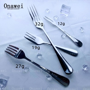 Onawei Fabricant Vente en gros <span class=keywords><strong>Argenterie</strong></span> polie miroir Couteau en acier inoxydable 304 Cuillère Fourchette Ensemble d'ustensiles de salle à manger <span class=keywords><strong>Argenterie</strong></span> - Product Image 4