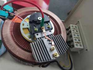 単相120v220v230v Svc 5kva 10 Kw 10kva 15kva20kva銅サーボモーター自動電圧レギュレータースタビライザー - Product Image 6