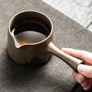 Tasse à thé japonaise style rétro en céramique avec poignée latérale dorée, grande carafe anti-brûlure, ustensiles de thé <span class=keywords><strong>Gong</strong></span> Dao Bei - Product Image 3