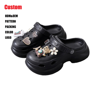 <span class=keywords><strong>Chaussures</strong></span> pour femmes OEM d'usine, nouvelle mode 2026, à enfiler, antidérapantes, à semelle épaisse, sandales de plage d'extérieur automne-été, sabots Croc pour infirmières - Product Image 1