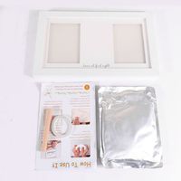 Cadre photo en bois transfrontalier pour empreintes de mains et de pieds de nouveau-né, ensemble triple à trois rangées, avec inscription pour le premier mois et le premier anniversaire