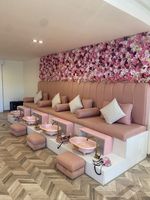 Mobilier de salon de beauté et manucure Fauteuil de pédicure à dossier haut Fauteuils de pédicure avec boucle en cuir et boucle en cristal