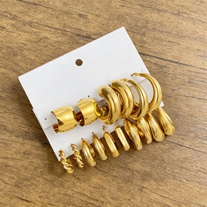 Pendientes de Aro en Forma de C de Acero Inoxidable Chapados en Oro de 18k de Alta Calidad para Mujer, Joyería Hipoalergénica - Product Image 6