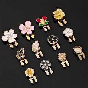 Boutons de chemise de luxe en métal avec strass, motif floral, perle, fleur et papillon, pour la décoration de vêtements féminins - Product Image 2