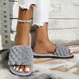 Pantuflas de <span class=keywords><strong>mujer</strong></span> con punta abierta, de felpa suave, con una banda, para interior y exterior, cálidas y cómodas, <span class=keywords><strong>planas</strong></span>, para casa, color gris burbuja. - Product Image 5