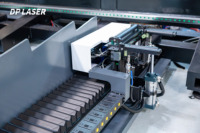 Machine de découpe laser à fibres robuste à trois mandrins pour tuyaux et tubes métalliques