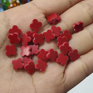 Turquesa sintética de color rojo, piedra suelta de turquesa roja con forma de trébol de cuatro hojas para joyería - Product Image 4