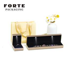 FORTE - Juego de Cajas de Joyería de Piel Sintética Dorada con Logotipo Personalizado, para Pendientes, Anillos, Pulseras y Collares - Product Image 2