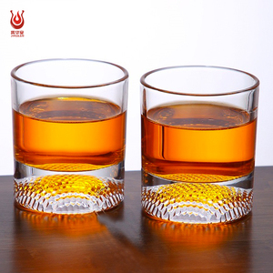 أكواب ويسكي كريستالية مخصصة على شكل كرة الجولف من الزجاج البوروسيليكات عالي الجودة للمطاعم والحفلات - Product Image 4