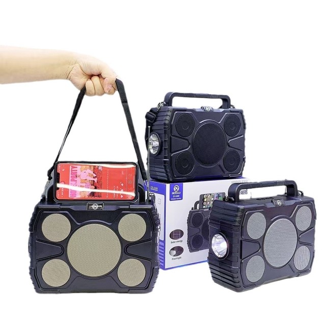 Wireless Outdoor Loud Portable BT Speaker Stereo Deep Bass Solar Energy Charging Active Portable Speaker FM Radio Support TF/USB