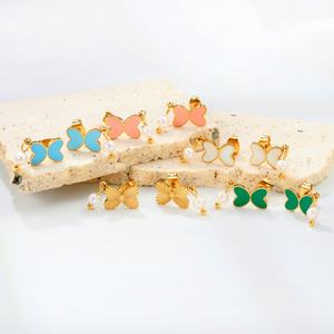 Nuevos y Adorables Pendientes de Mariposa de Esmalte Colorido, Joyería de Acero Inoxidable con Baño de Oro de 18k y Perlas Colgantes para Mujer - Product Image 1
