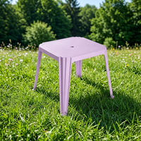 Ensemble table et chaises d'extérieur 2 pièces en plastique, moderne, minimaliste et écologique, pour restaurant, terrasse ou stand de restauration