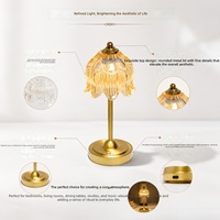 Lampe de table LED moderne en cristal, lumière blanche chaude, rechargeable par USB, bouton manuel, lampe décorative pour chambre à coucher