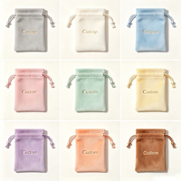Sac en velours personnalisé, vente en gros, fabricant OEM ODM, pochette en velours doux avec cordon doré pour emballage de bijoux et cadeaux