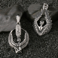 Colgante del Antiguo Egipto de Acero Inoxidable con la Diosa Isis, Luna, Estrella y Alas de Ángel en Relieve, Colgante y Collar Unisex de Estilo Retro Gótico