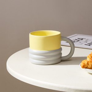 Taza de Café de Cerámica con Recubrimiento Electrolítico Estilo Nórdico INS, 320 ml, Creativa, Colorida, Apta para Lavavajillas y Microondas, Recuerdo para Parejas - Product Image 4