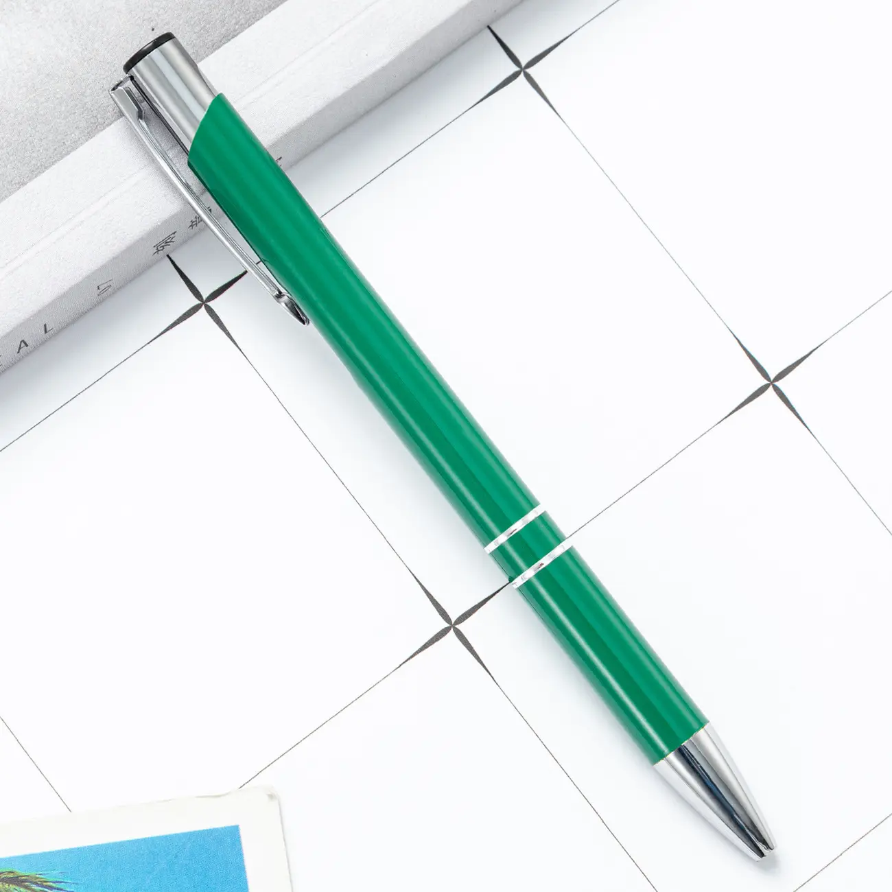 جديد ترويج كرة رخيصة نقطة أقلام معدنية مع شخصية مخصص الليزر منقوش طباعة وصفت شعار الصانع الحبر هدية