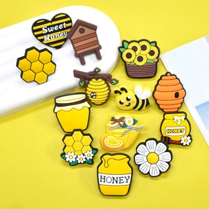 Broches de Plástico PVC con Diseño de Panal de Abejas, Flores y Abejas, de 2.5-3.5cm, para Decoración de Ropa y Manualidades en Lienzo - Product Image 4