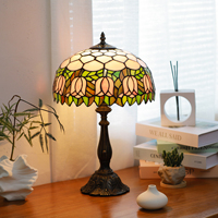 Lampe de table moderne faite à la main avec abat-jour en verre teinté à motif tulipe simple, base d'ampoule E26 pour la maison, le bureau et la lecture