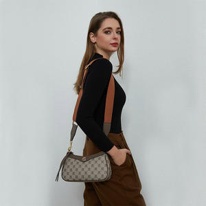 Bolsos de Mano para Mujer al por Mayor Directo de Fábrica, Bolso Bandolera de Cuero para Mujer, Bolso de Hombro de Diseño con Cadena - Product Image 2