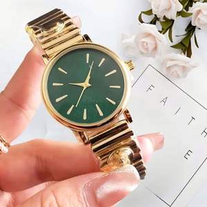 Reloj de Cuarzo Cronógrafo de Estilo Ejecutivo para Mujer con Correa de Acero Inoxidable, Esfera de 38 mm, Correa de 20 mm, Resistente al Agua - Product Image 3