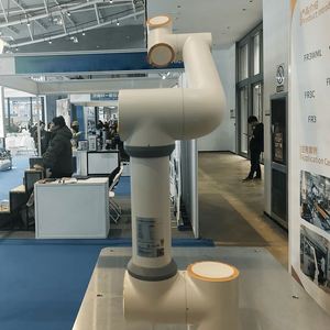 Bras robotisé à 6 axes personnalisable HWINT à commande servo pour l'assemblage électronique, le préhension et le placement, et l'emballage final - Product Image 1