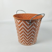 Seau à fleurs en métal galvanisé orange à chevrons en relief, pot à fleurs conique en fer à double poignée, décoration de jardin de style ferme