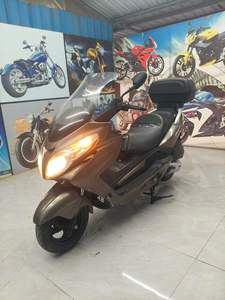 Scooter à essence Longjia de grande taille avec moteur monocylindre à frein à disque avant fabriqué dans le Jiangsu en Chine - Product Image 3
