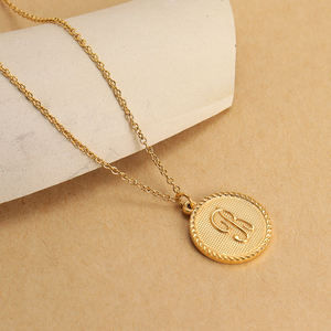 थोक सर्कल लटकन हार 16 पत्र हार स्टेनलेस स्टील सोना मढ़वाया ऐंग्लो-सैक्सन भाषा पत्र हार के लिए महिलाओं और पुरुषों - Product Image 6