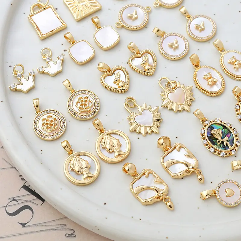 Mode desain penjualan laris buatan tangan kerang alami berlapis emas 18K liontin mika emas mutiara perhiasan tembaga DIY untuk wanita