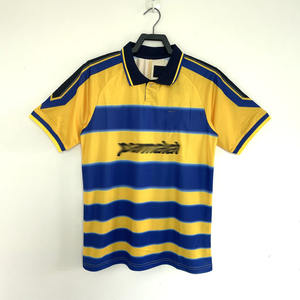 เสื้อฟุตบอลผู้ชายแบบคลาสสิค คลับ 99-00 รุ่นเรโทร แขนสั้น แห้งเร็ว ระบายอากาศได้ดี ผลิตจากโพลีเอสเตอร์ 100% รับสกรีน<span class=keywords><strong>ชื่อ</strong></span>ทีมตามสั่ง - Product Image 1