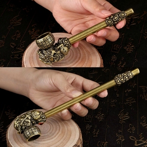Colección de Artesanía Metálica de Latón Electrochapado Personalizada OEM con Figura de Ruby Braves Fumando - Product Image 5