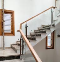 DB Maßgefertigte Retro-Innentreppe mit Geschlossenen Stufen Gerade Treppe mit Holzstufen