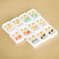 Mini boîte de rangement carrée en plastique pour boucles d'oreilles, avec couvercle transparent blanc, étui à bijoux pour clous d'oreilles, accessoires de piercing au cartilage, emballage