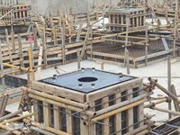 Composant d'isolation de base en élastomère antisismique pour stade public
