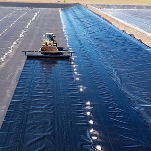 Géomembrane HDPE écologique et durable <span class=keywords><strong>de</strong></span> 1 mm <span class=keywords><strong>à</strong></span> 3 mm, membrane anti-infiltration pour zones minières, barrages, décharges et fosses <span class=keywords><strong>de</strong></span> stockage des résidus - Product Image 6