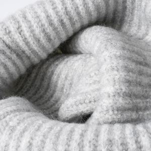 Bonnet d'hiver en laine à double bride épaissie pour femmes, bonnet chaud pour la protection des oreilles, bonnet tricoté, vente en gros - Product Image 5