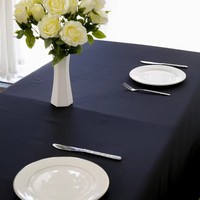 Nappe en polyester extensible anti-taches rectangle noir personnalisé de 90x132 pouces pour fête de mariage