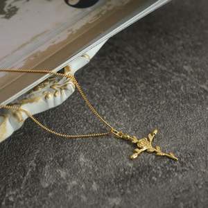 Chris April Último diseño 925 Collar de Cruz de Rosa sofisticado chapado en oro plateado - Product Image 4